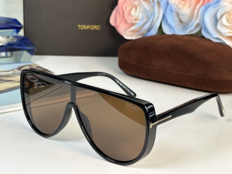 TOM FORD